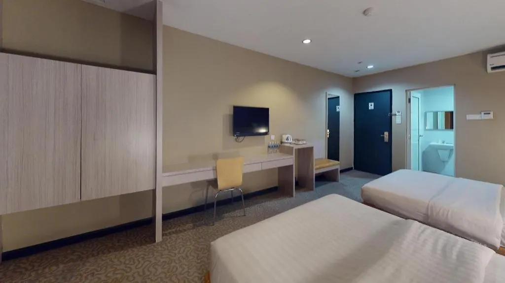 Clover Hotel Johor Bahru 2*,