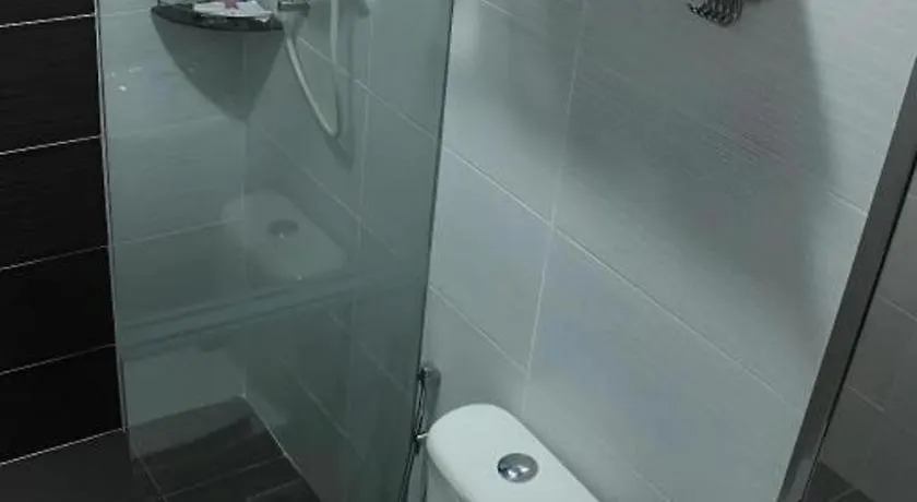Clover Hotel Johor Bahru 2*,  Malesia